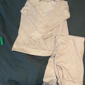 Loungewear (sweat suit)